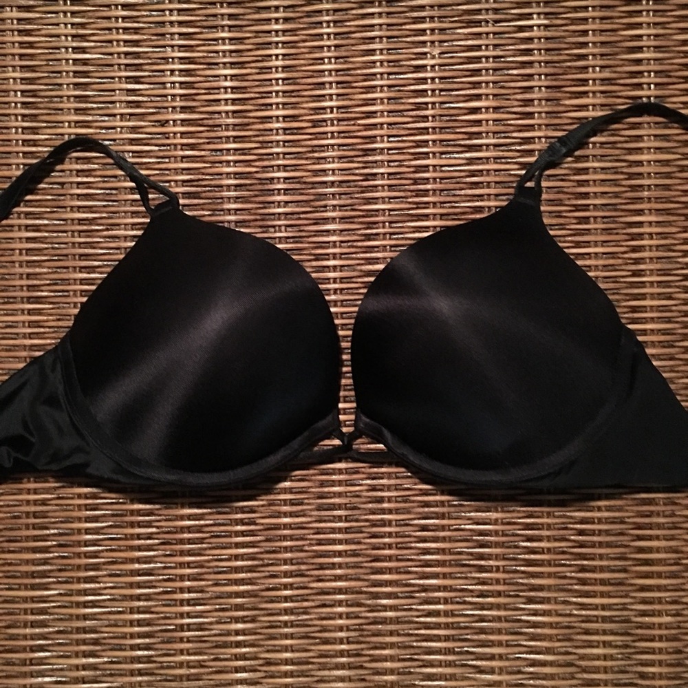 Victoria’s Secret Bombshell Plunge push-up bra